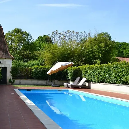Le Manoir De Bed & Breakfast *